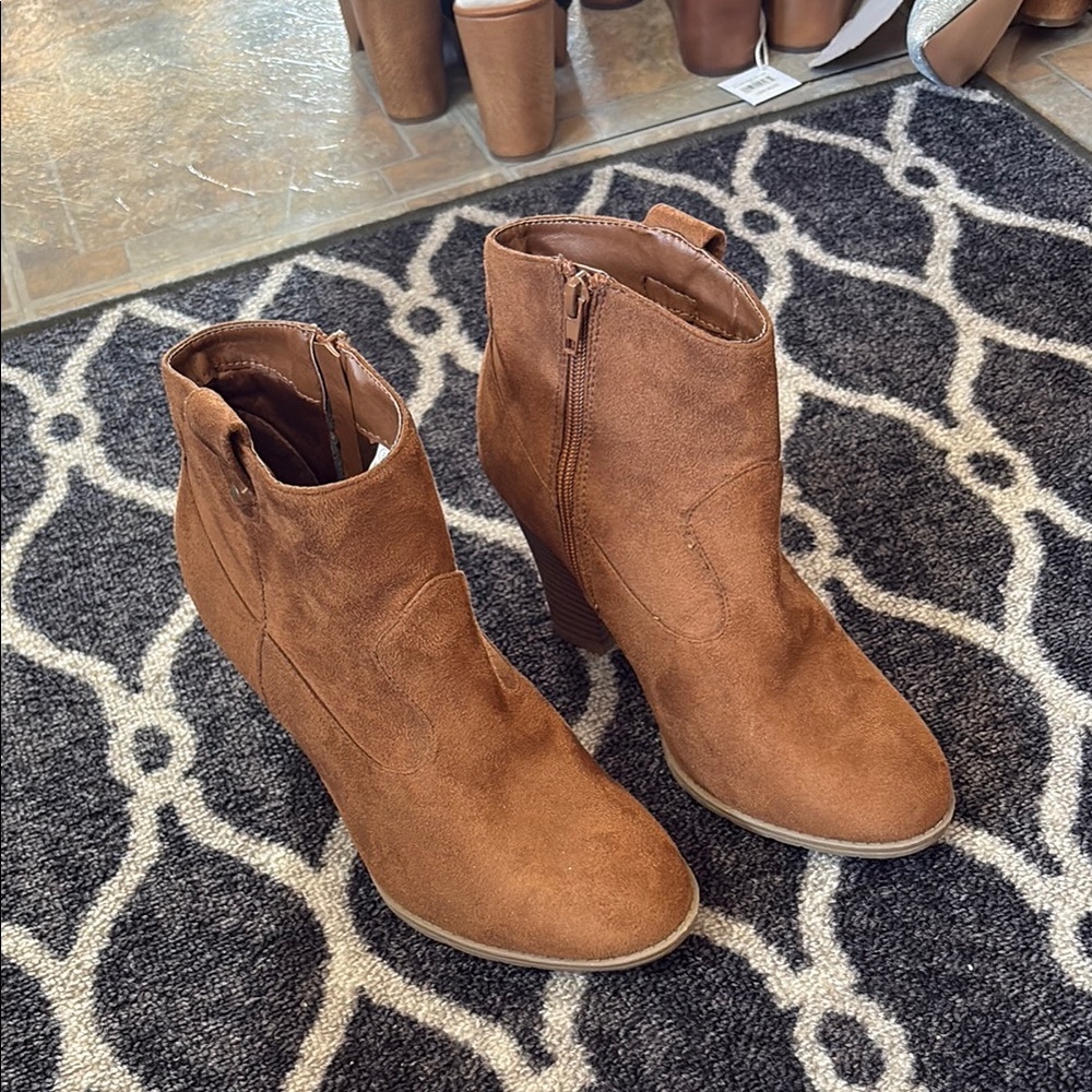 Brown Boots - Picture 2 of 6